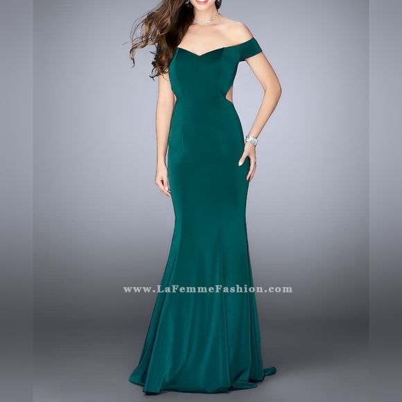 La Femme Women's Off Shoulder Side Cutout Mermaid Gown Hunter Green, 6 - Picture 3 of 14